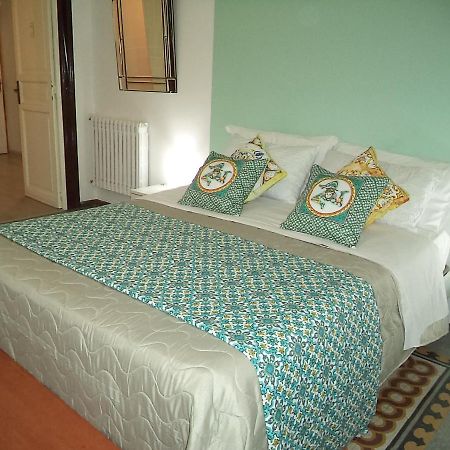Locami Palermo Centro Rooms Bagian luar foto