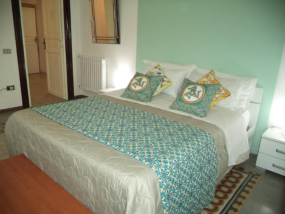 Locami Palermo Centro Rooms Bagian luar foto