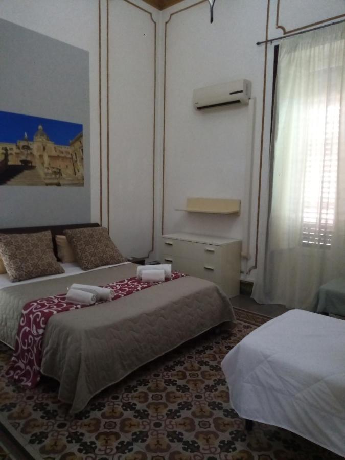 Locami Palermo Centro Rooms Bagian luar foto