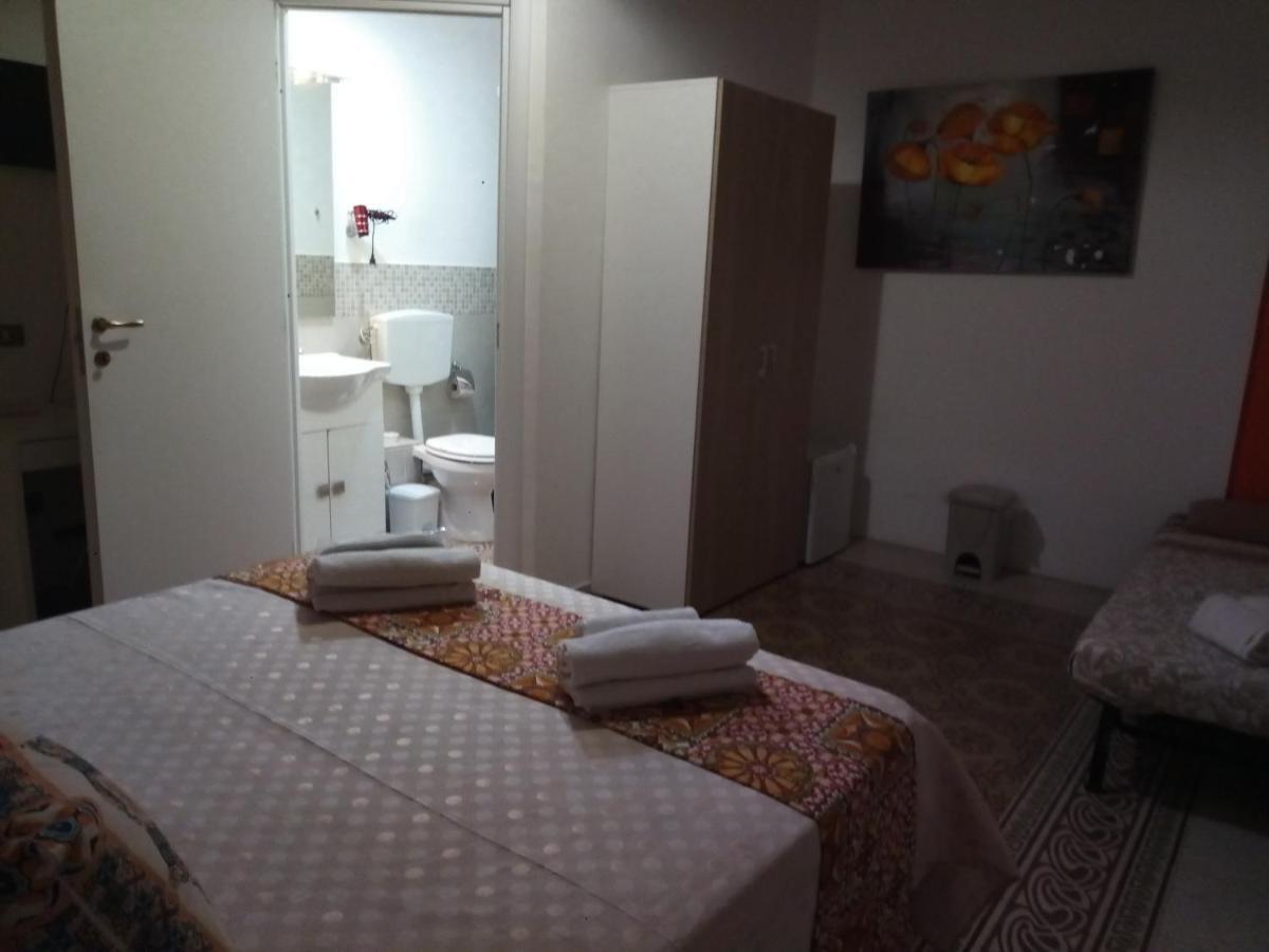 Locami Palermo Centro Rooms Bagian luar foto